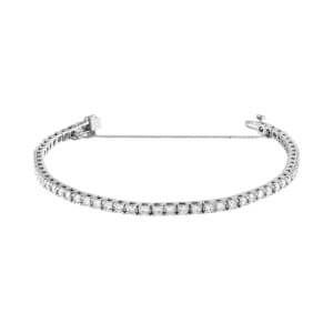 Our Ultimate Tennis Bracelet Ing Guide The Diamond Pro Essing The Quality Of A Tennis Bracelet
