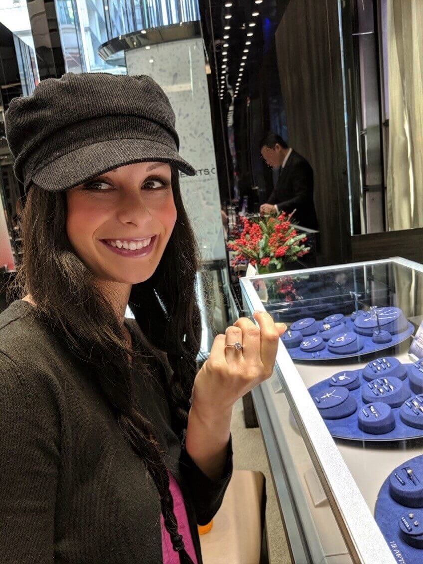 inside-chow-tai-fook-hong-kong