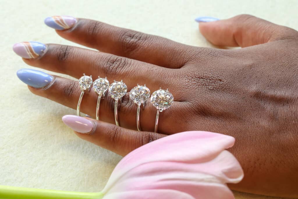 Round cut diamonds 