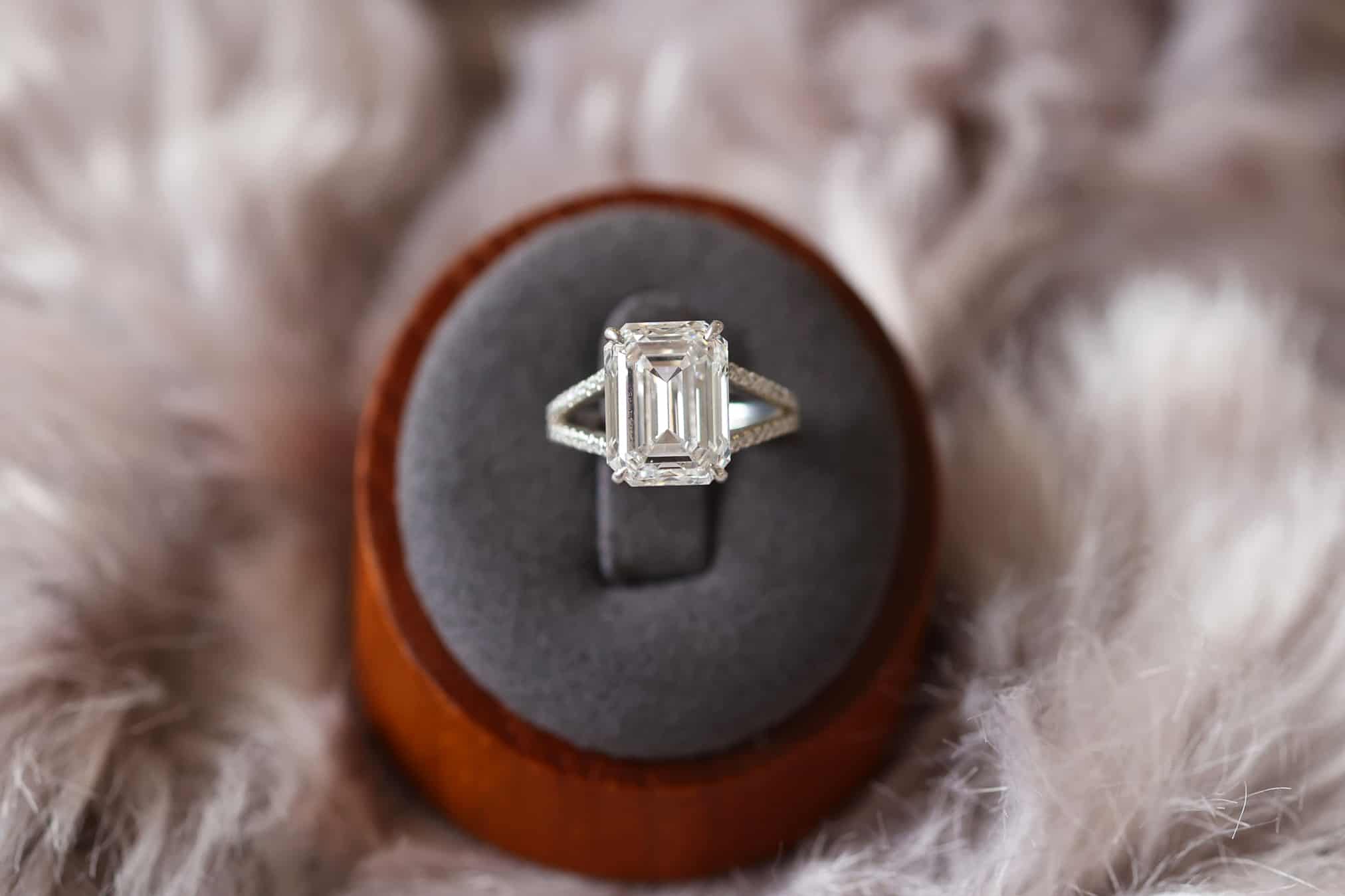 Ready to celebrate your 2024 engagement with an Oval diamond ring? Oval cut  diamonds continue to be the most popular shape for engagemen... | Instagram