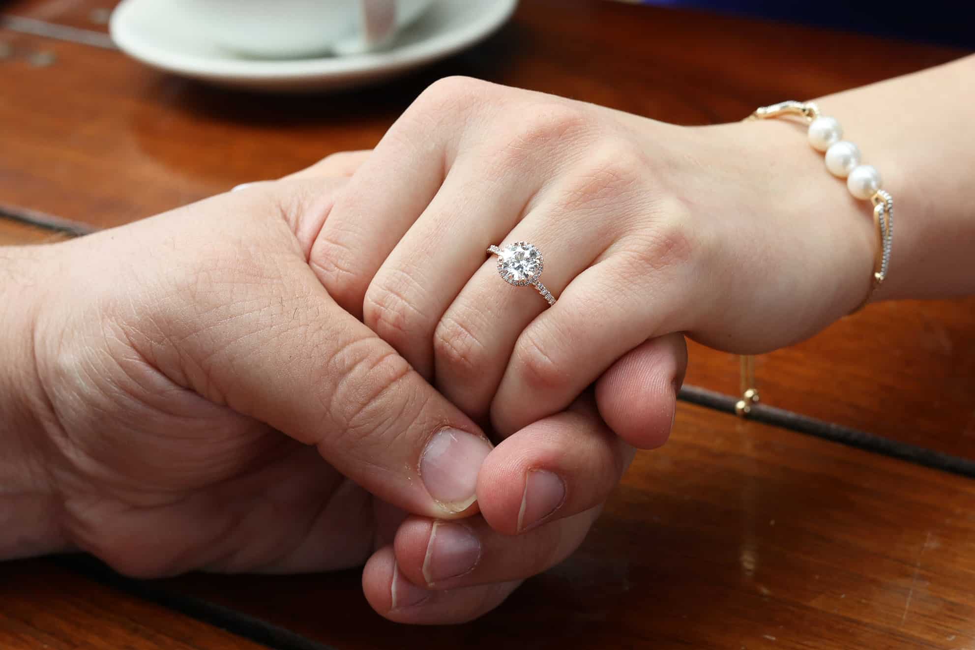 This Guy Is Trying to Crowdfund a $15,000 Engagement Ring, and the Internet  Is Not Having It