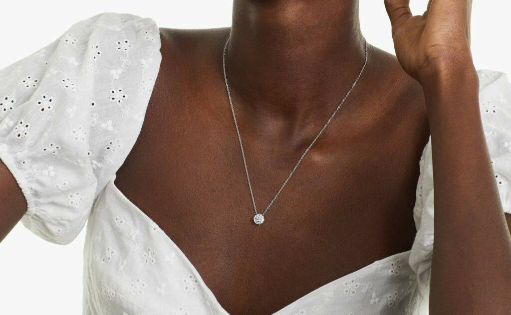 Vai Ra - Dainty Solitaire Necklace